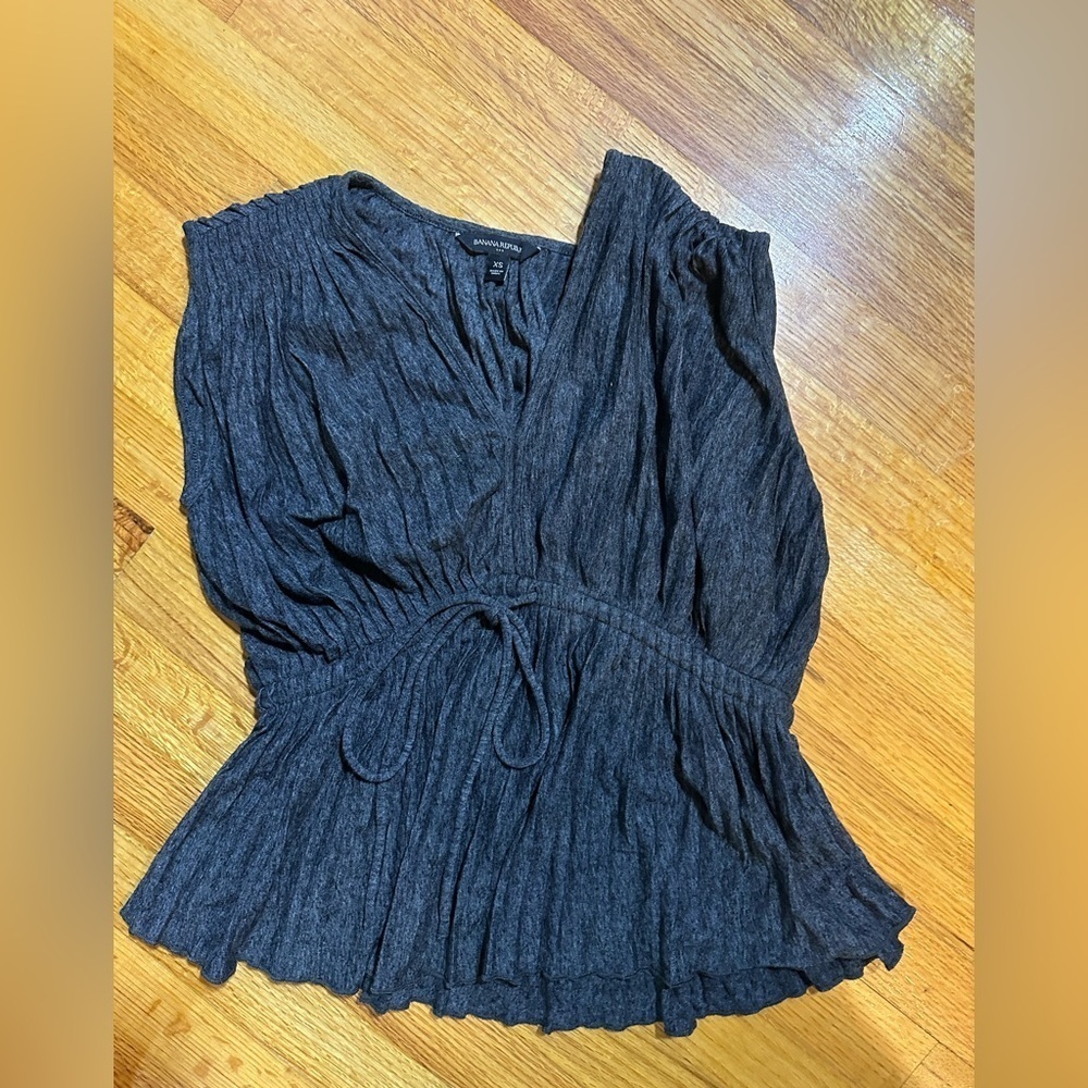 Banana Republic Charcoal Sleeveless Top size XS (h8